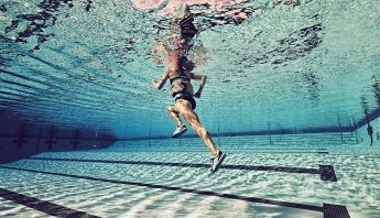 suda koşu_aqua jog club